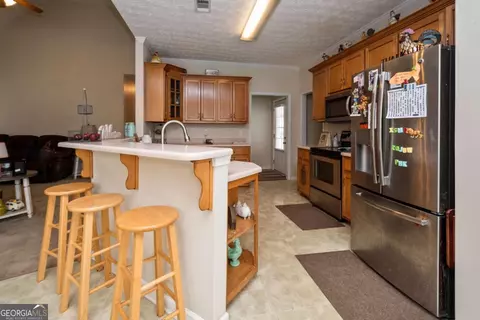 Kitchen - 401 Nashua Dr, Lagrange, GA 30240 photo 7 of 7