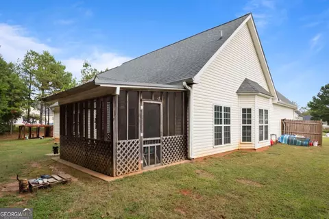 Exterior - 401 Nashua Dr, Lagrange, GA 30240 photo 6 of 8