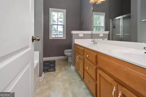Bath - 401 Nashua Dr, Lagrange, GA 30240 photo 1 of 3