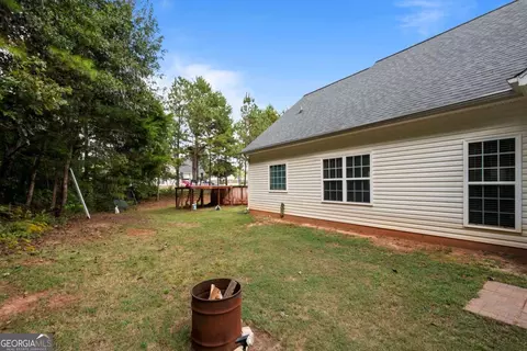 Exterior - 401 Nashua Dr, Lagrange, GA 30240 photo 5 of 8