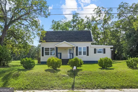 375 Baggs Ave SE, Pelham, GA 31779