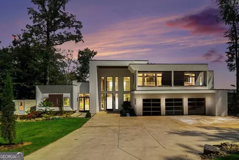 2730 Emerald Dr, Jonesboro, GA 30236