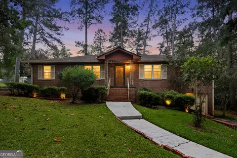 240 Lakeside Dr, Milledgeville, GA 31061