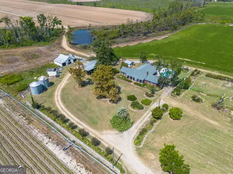 1671 Warren Carter Rd, Douglas, GA 31533
