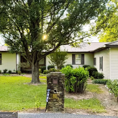 303 Auburn St, Centre, AL 35960