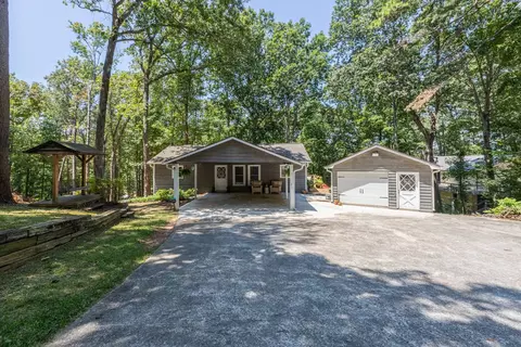 Exterior - 396 Cardinal Ln, Toccoa, GA 30577 photo 6 of 29