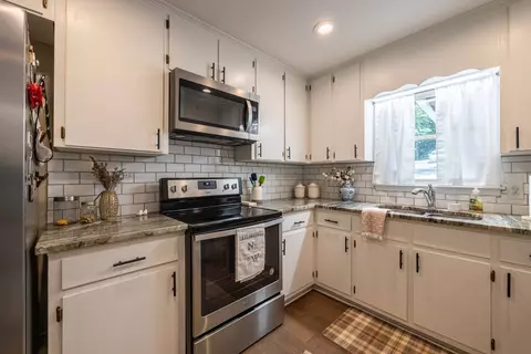 Kitchen - 396 Cardinal Ln, Toccoa, GA 30577 photo 4 of 7