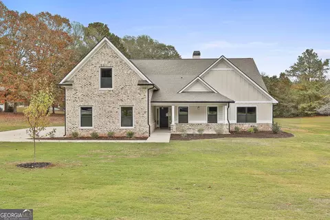 110 Warren Way, Fayetteville, GA 30215