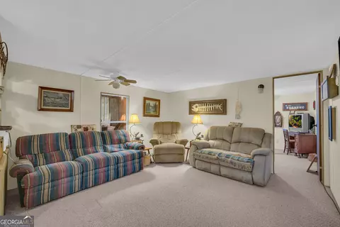 Living - 23 Wren Ct, Toccoa, GA 30577 photo 1 of 2