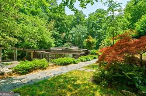 465 Hillside Dr NW, Atlanta, GA 30342