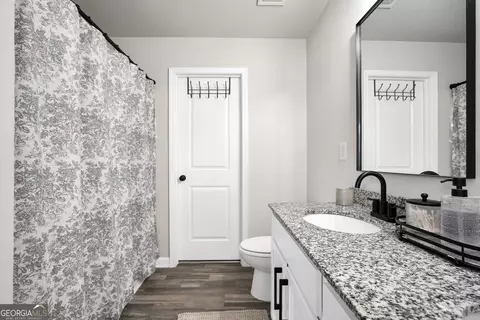 Bath - 104 Maple Dr, Milner, GA 30257 photo 3 of 5