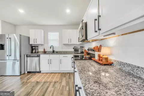 Kitchen - 104 Maple Dr, Milner, GA 30257 photo 2 of 3