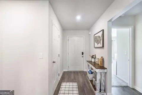 Entry Way - 329 Shady Ln, Macon, GA 31206 photo 2 of 6