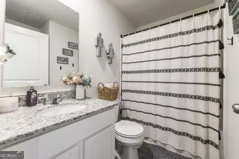 Bath - 329 Shady Ln, Macon, GA 31206 photo 1 of 1