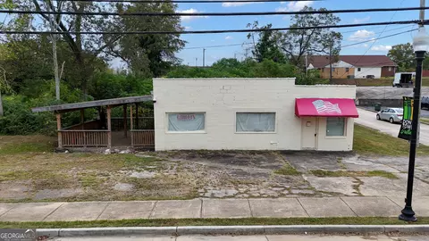 406 E Solomon St, Griffin, GA 30223