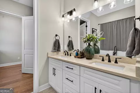 Bath - 102 Landings Way, Lagrange, GA 30240 photo 5 of 6