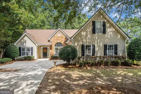 370 Cedarhurst Rd, Lawrenceville, GA 30045