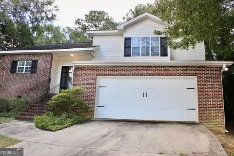 125 Buckskin Trl, Byron, GA 31008