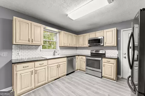 995 Pritchett Rd, Lula, GA 30554 photo 4