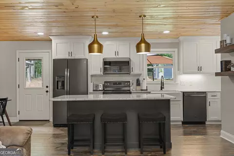 Kitchen - 210 Sivell Rd, Lagrange, GA 30241 photo 4 of 5