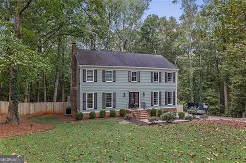 1011 Guys Ct SW, Lilburn, GA 30047