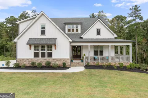 130 Lapis Lake Pt, Fayetteville, GA 30215