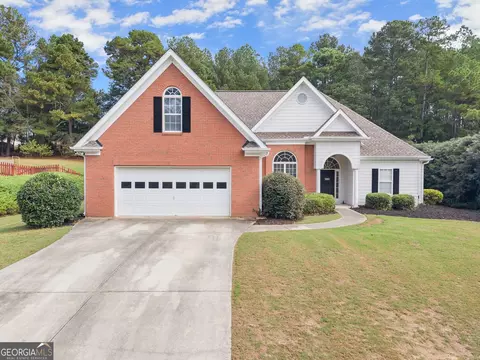 642 Shady Willow Ln, Loganville, GA 30052