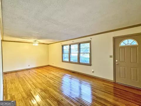 Living - 109 Dogwood Dr, Lagrange, GA 30241 photo 1 of 3