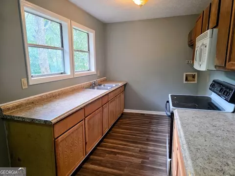 Kitchen - 100 Hightower Rd, Thomaston, GA 30286 photo 2 of 2