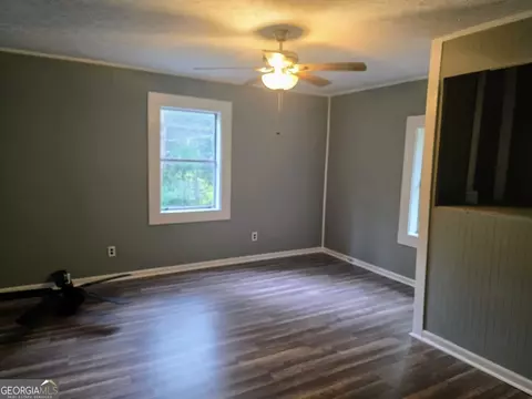Living - 100 Hightower Rd, Thomaston, GA 30286 photo 3 of 4