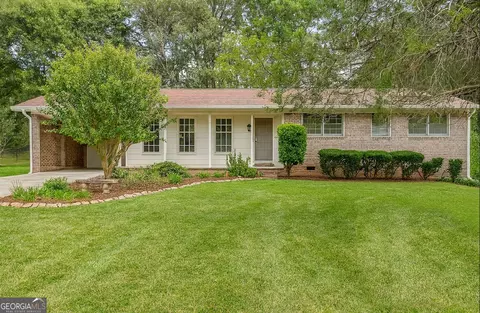 112 Fairway Dr, Valley, AL 36854