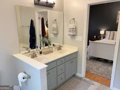 Bath - 203 Chadwick Cir, Macon, GA 31210 photo 1 of 4