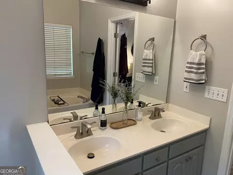 Bath - 203 Chadwick Cir, Macon, GA 31210 photo 3 of 4