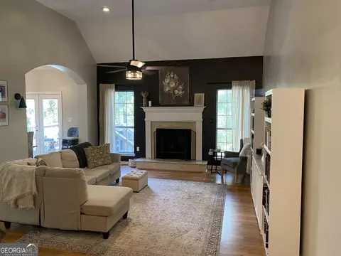 Living - 203 Chadwick Cir, Macon, GA 31210 photo 1 of 2