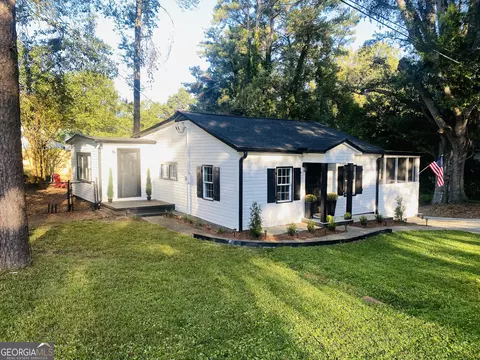 149 N Oak St, Toccoa, GA 30577
