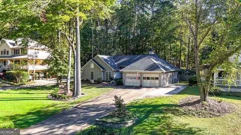 767 Edgewater Ln NW, Kennesaw, GA 30144