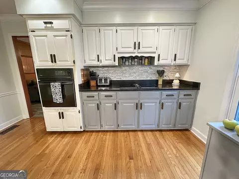 Kitchen - 208 Highland Trl, Lagrange, GA 30240 photo 2 of 4