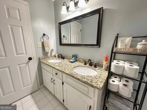 Bath - 208 Highland Trl, Lagrange, GA 30240 photo 7 of 8