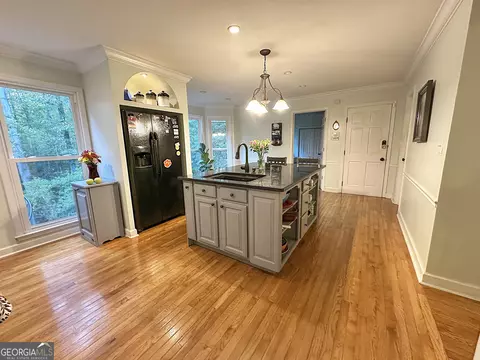 Kitchen - 208 Highland Trl, Lagrange, GA 30240 photo 3 of 4
