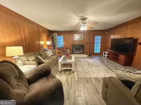 Living - 208 Highland Trl, Lagrange, GA 30240 photo 2 of 3