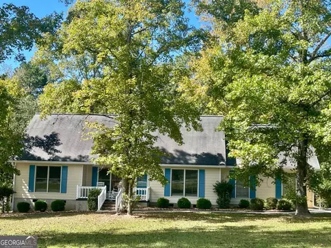 104 N Cambridge Dr NE, Milledgeville, GA 31061