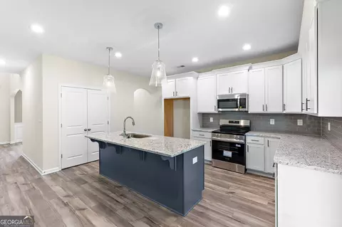 Kitchen - 5387 Felles Way, Forsyth, GA 31029 photo 4 of 6
