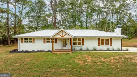 237 Academy St, Pendergrass, GA 30567