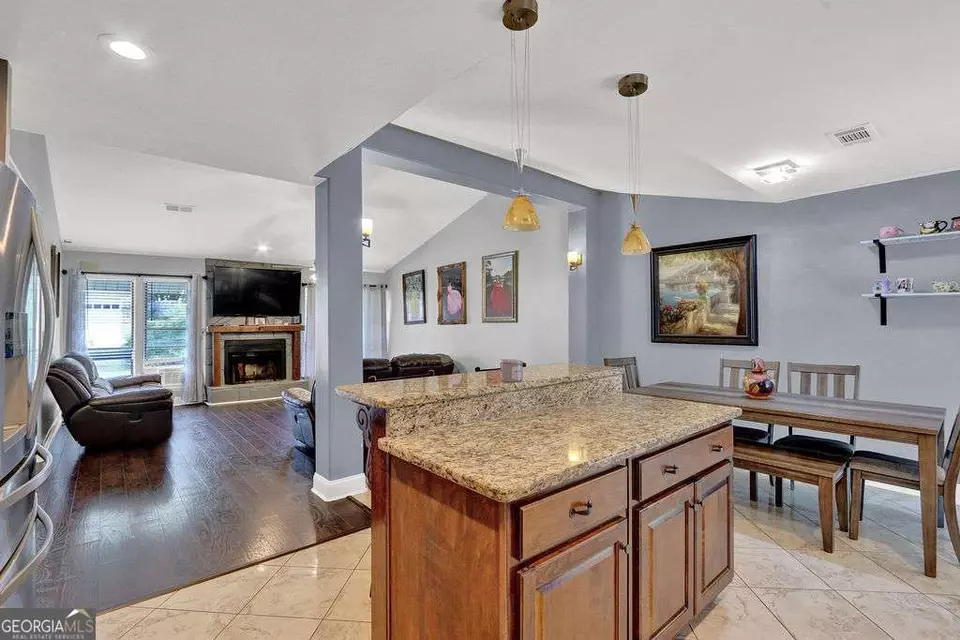 Kitchen - 2944 Clipper Ct, Lawrenceville, GA 30044 photo 5 of 6