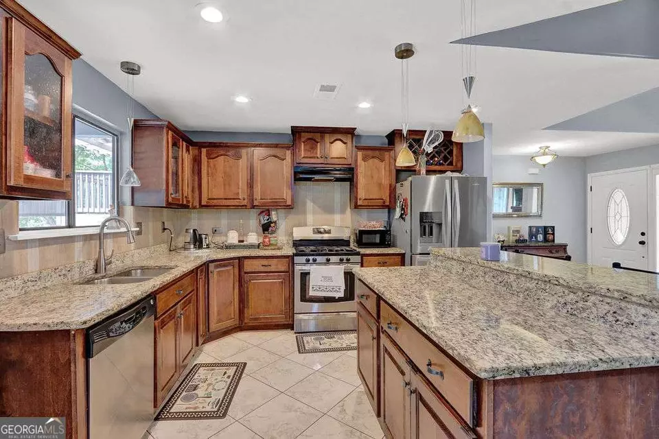 Kitchen - 2944 Clipper Ct, Lawrenceville, GA 30044 photo 3 of 6