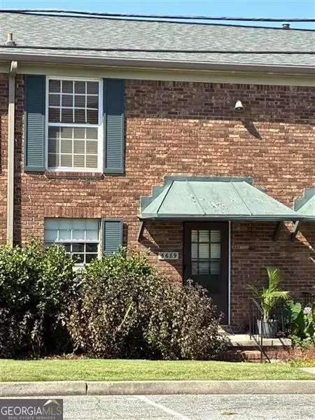 5689 Kingsport Dr, Sandy Springs, GA 30342