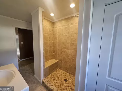 Bath - 104 SE Riverview Dr, Dalton, GA 30721 photo 2 of 2