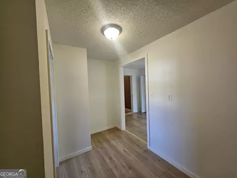 Entry Way - 104 SE Riverview Dr, Dalton, GA 30721 photo 2 of 2