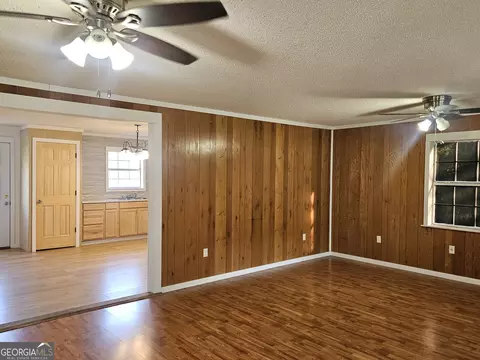 Living - 104 SE Riverview Dr, Dalton, GA 30721 photo 1 of 5