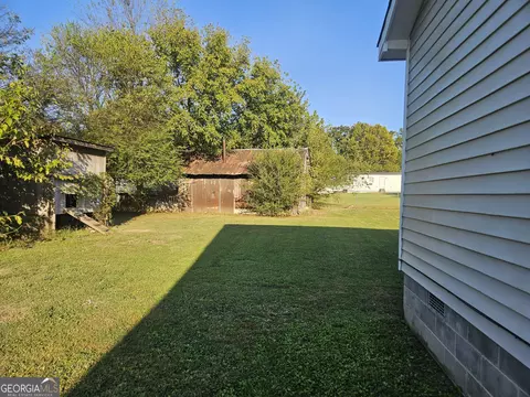 Exterior - 104 SE Riverview Dr, Dalton, GA 30721 photo 3 of 3